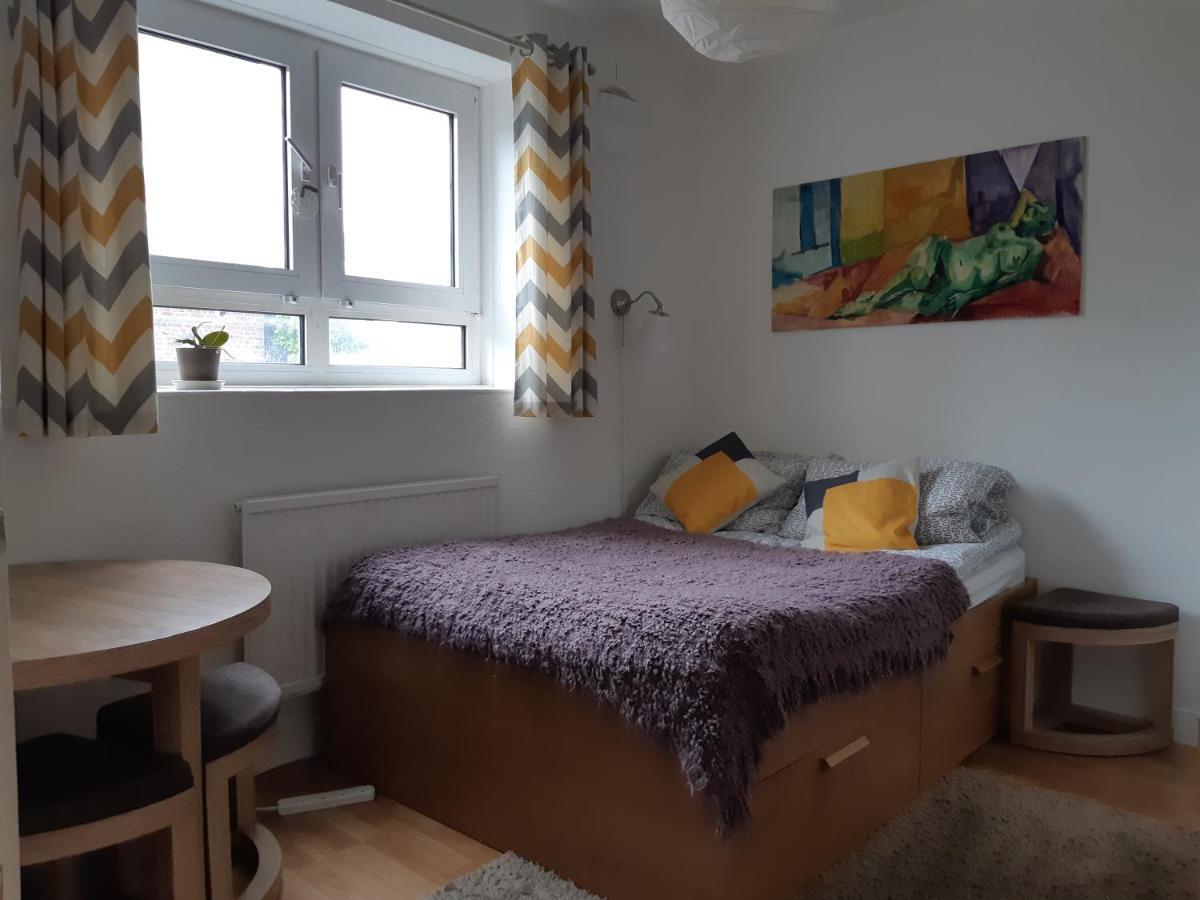 Cosy Room In Camden Town Zone 2 London Exterior photo